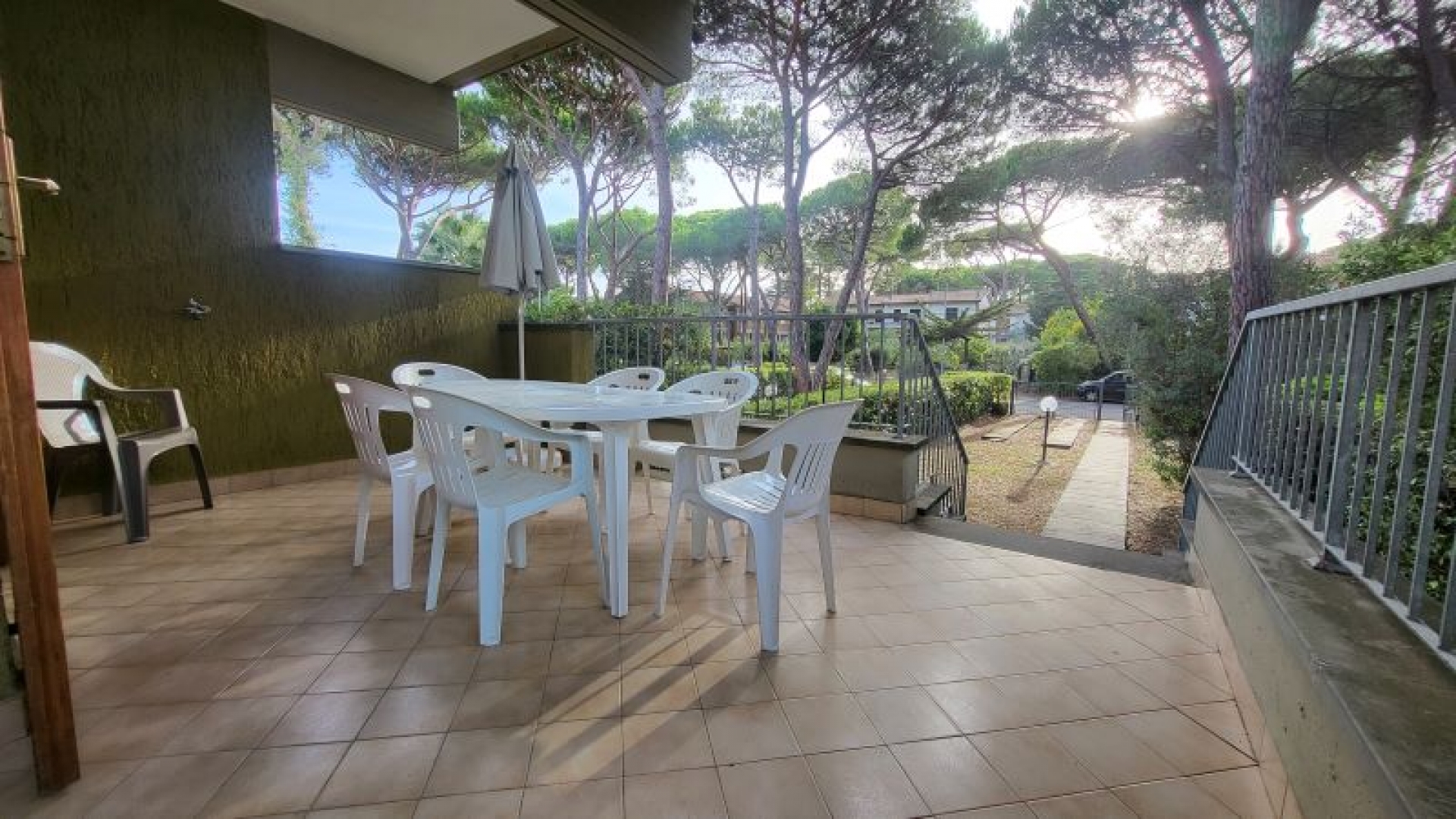 VILLETTA A SCHIERA A PRINCIPINA MARE RIF. 3405