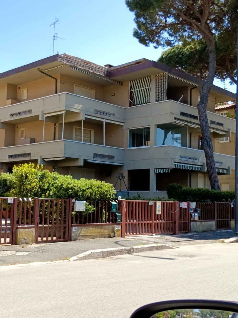 TRILOCALE ZONA TOMBOLO CON POSTO AUTO RIF. T23 — foto 2